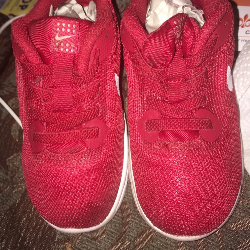 Red Nike’s Size 8c - Picture 2 of 4